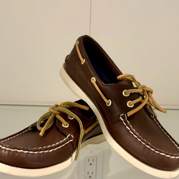 Sperry Women's Authentic Original 2 Eye Lace-Up Boat Shoe - Picture 1 of 7
